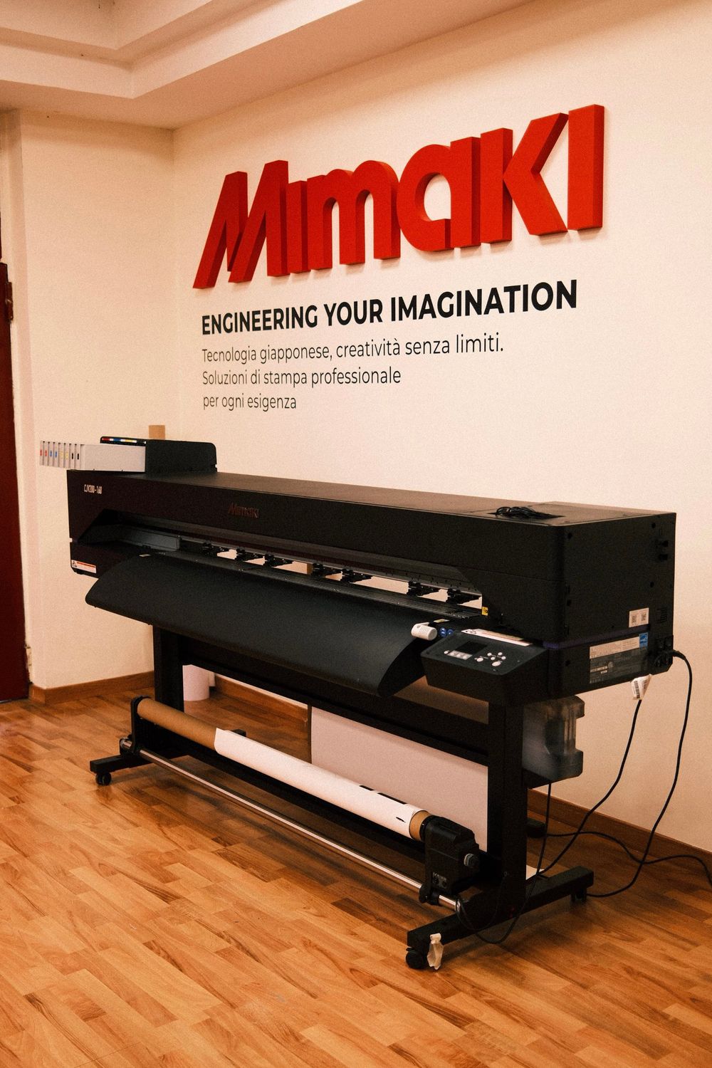 Stampante Mimaki CJV200 nello showroom Sale&Service